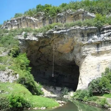 Holiday home Chaleureuse Maison Avec Jacuzzi *